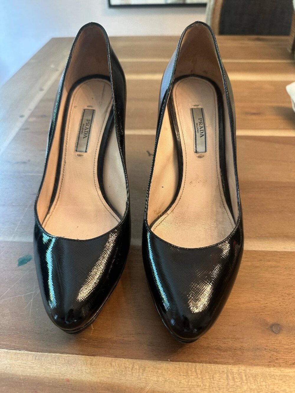 Prada Black Patent Leather Pumps Classic Heels Made in Italy Size 39